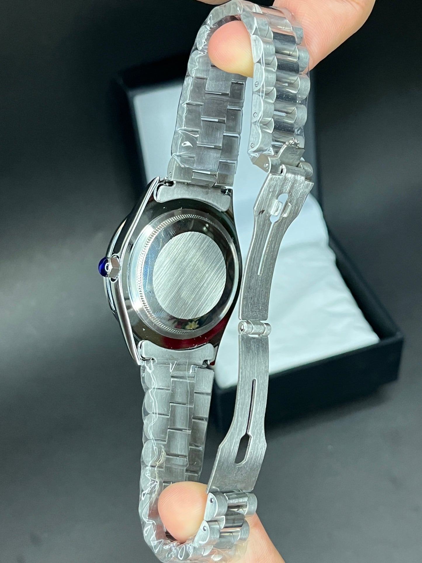 Rolex (Oyster Perpetual) - Date | Silver Dial | Silver chain