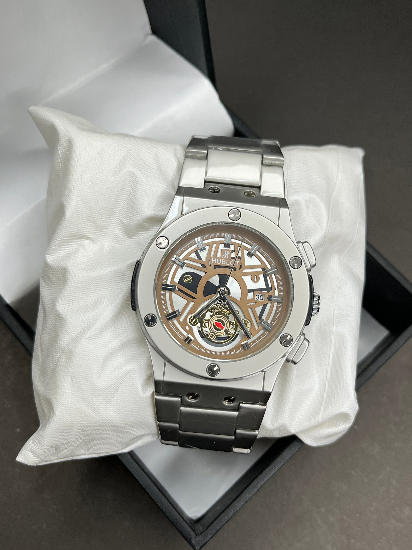 Hublot – Date | Skeleton Dial | Silver Chain